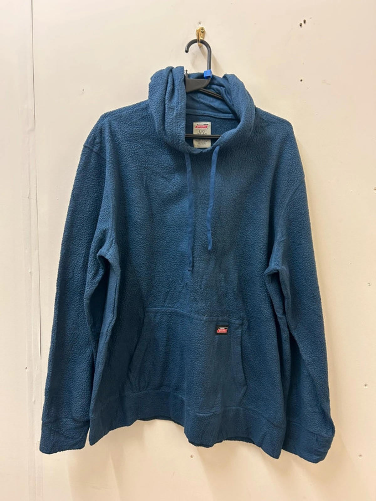 Dickies Hoodie. Size Large0