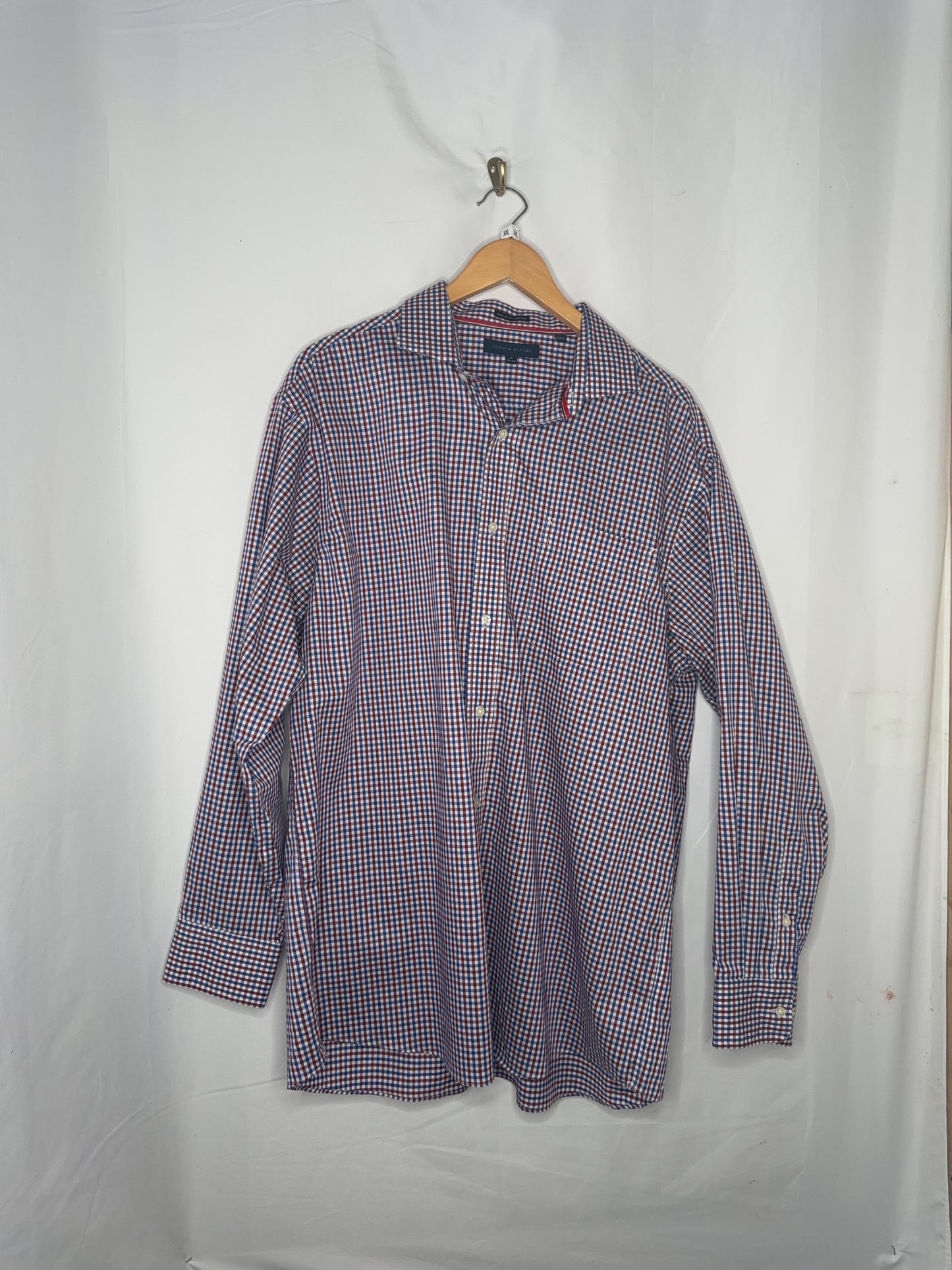 Vintage Tommy Hilfiger Top (XXL)