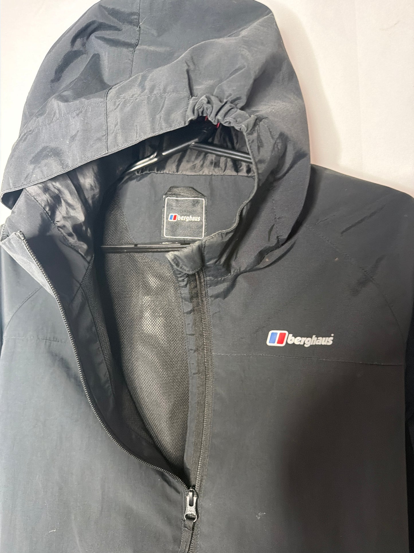 Berghaus black tech windbreaker small